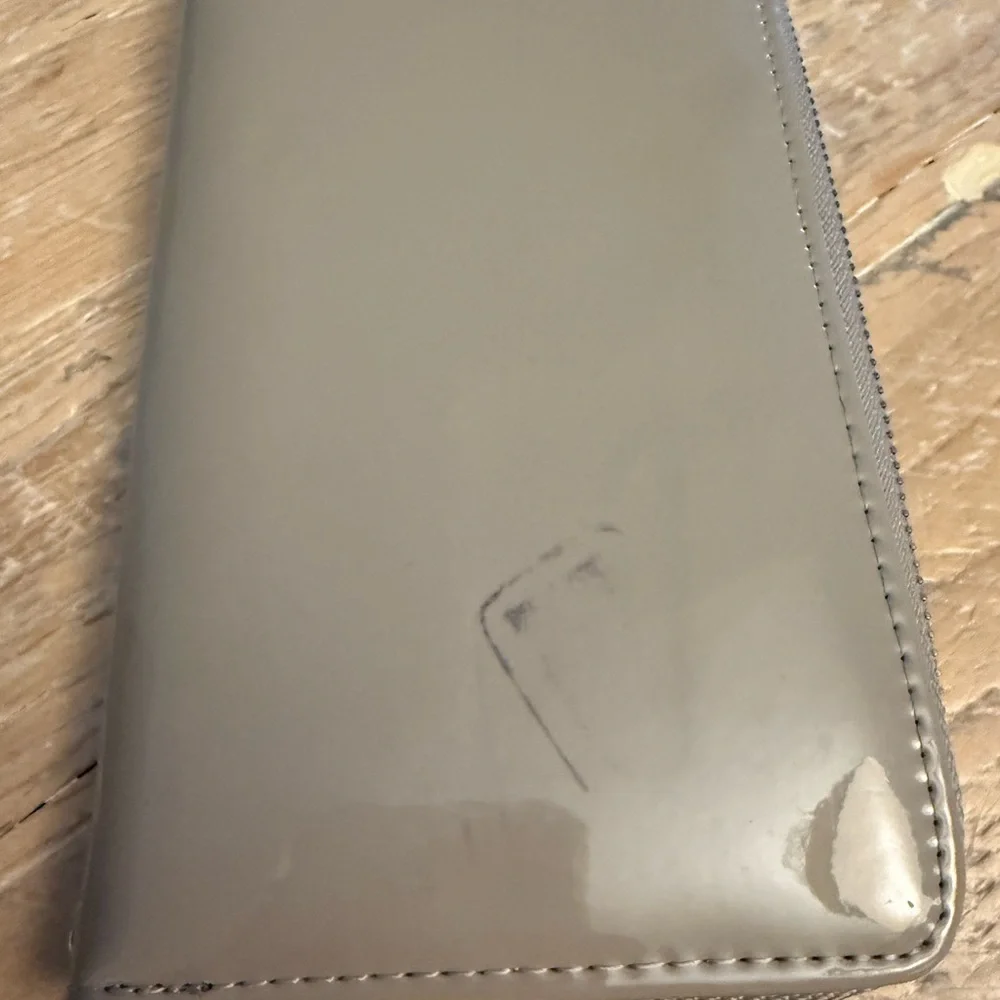 BCBGeneration Women’s Wallet in Glossy Gray